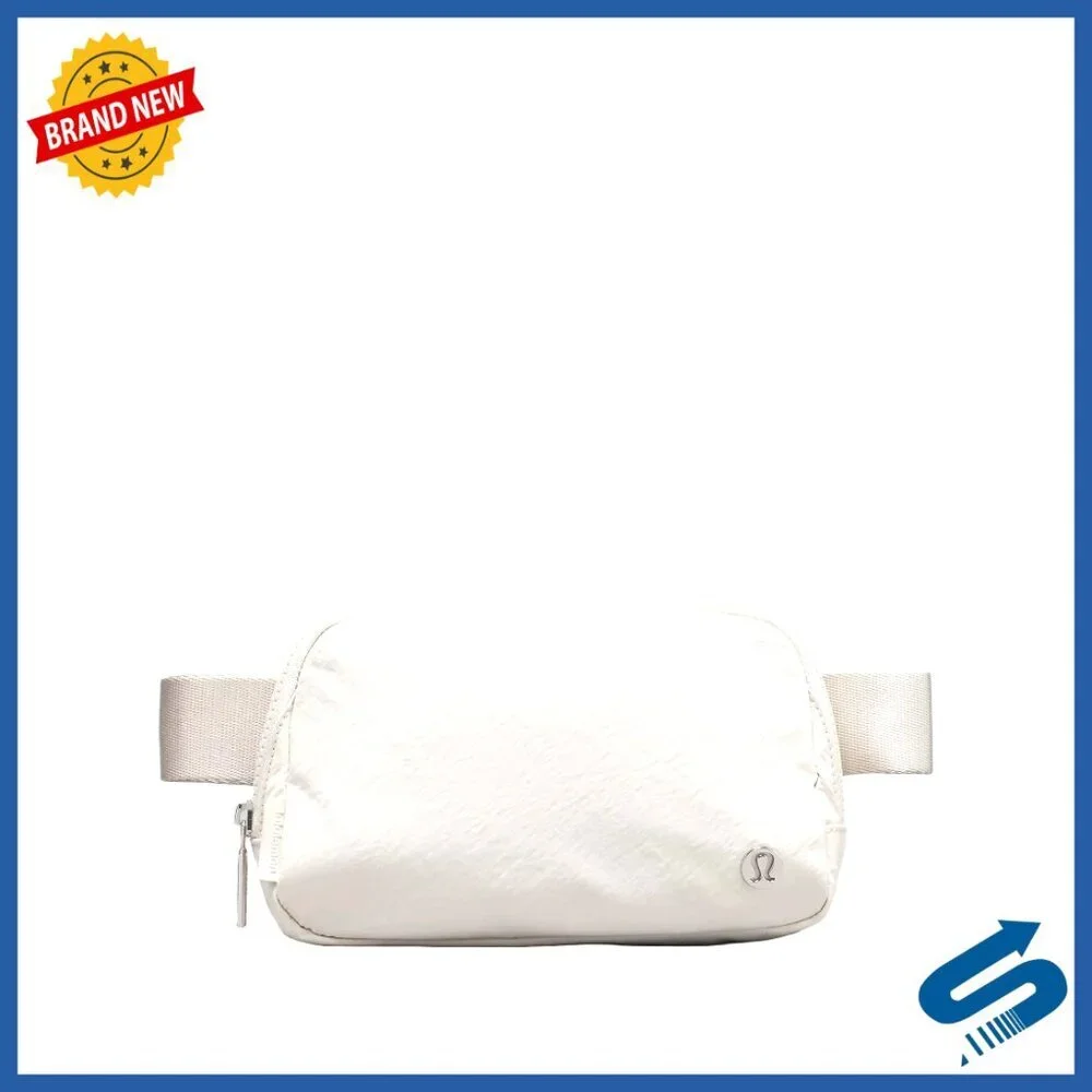 Versatile Water-Repellent Belt Bag with Multiple Pockets for Essentials
